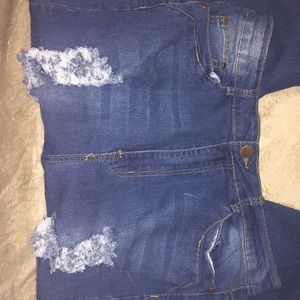 **NEW** Distressed High waisted Jeans